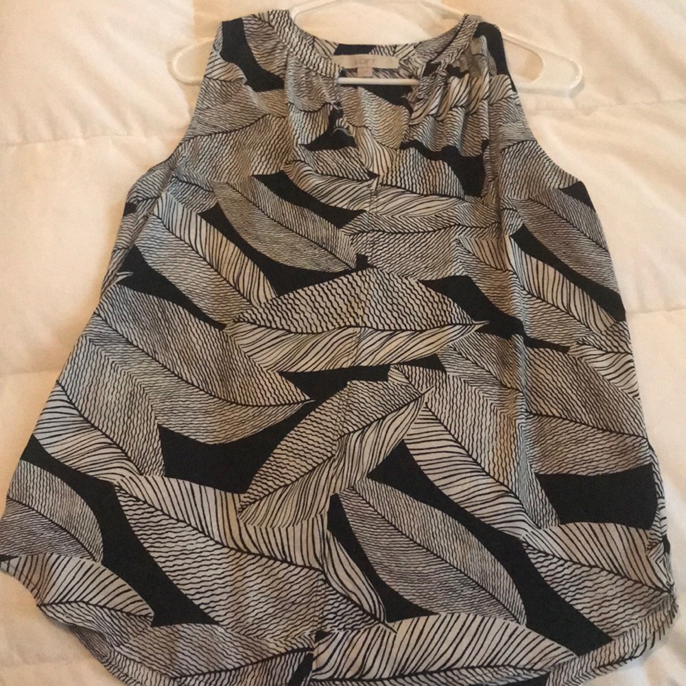 Black and white banana leaf print shell